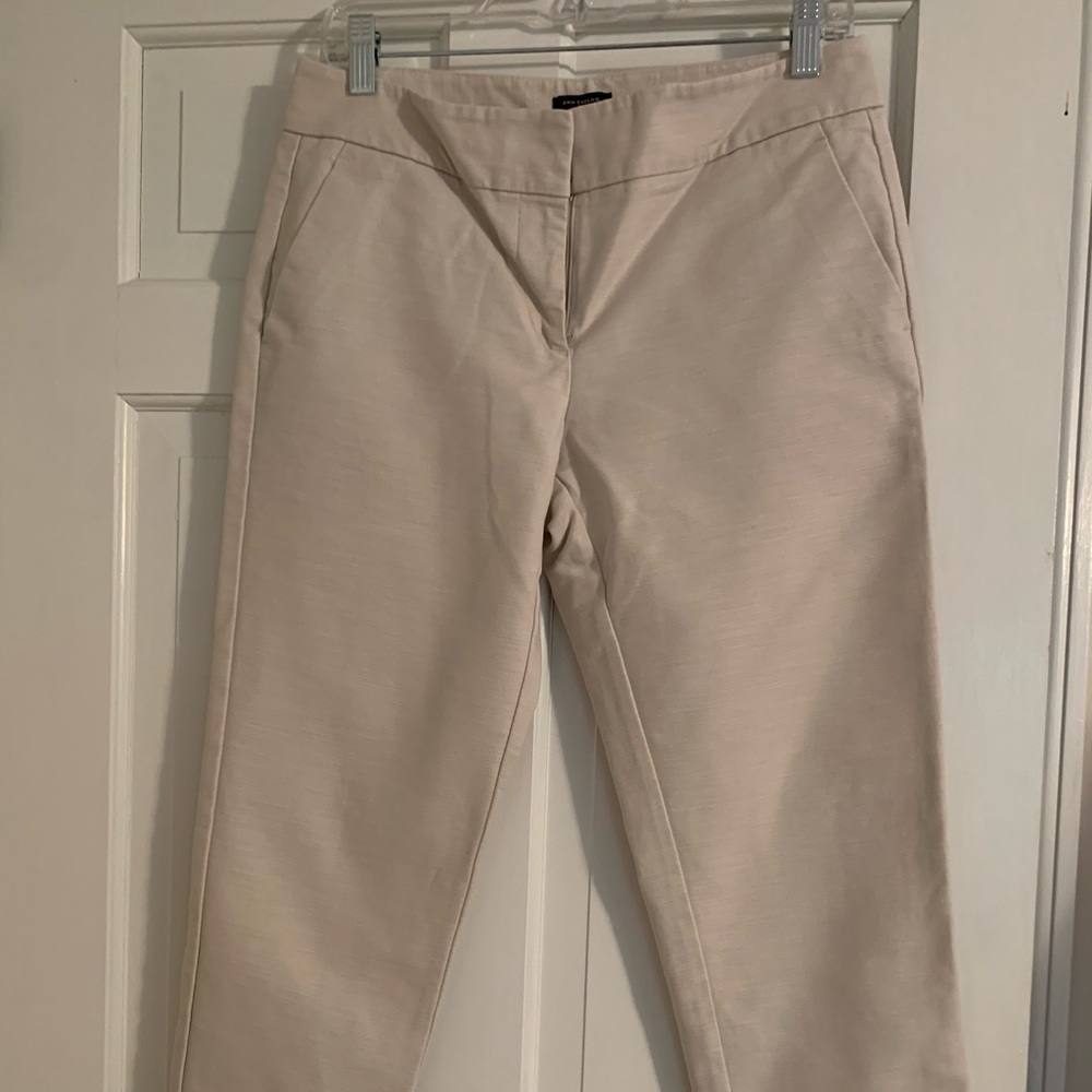 Ann Taylor ankle pant. Size 4 in cream